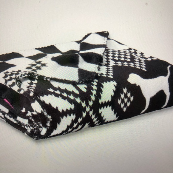 SoldVictoria’s Secret Pink Snowflake Throw Blanket - Picture 3 of 5